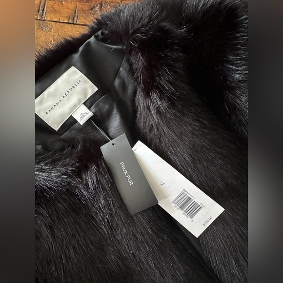 Banana Republic XL New With Tag Black Faux Fur Women’s Winter Coat - Picture 3 of 6